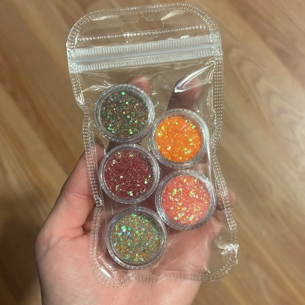 Glitter Eyeshadows - Picture 2 of 5
